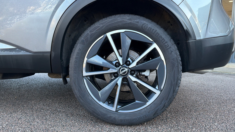 Nissan Qashqai 1.3 DiG-T MH 158 Tekna 5dr Xtronic Petrol Hatchback